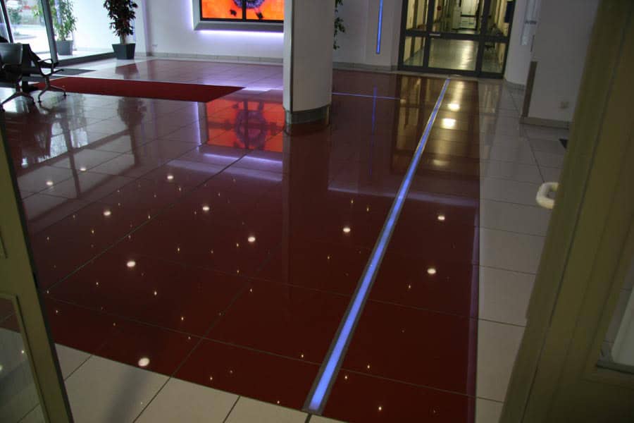 LED-Stufenprofile für Altenheime, Pflegeheime & Seniorenresidenzen