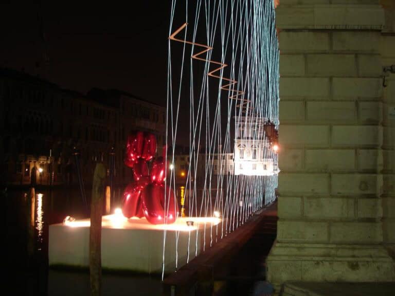 Palazzo Grassi, Venedig, "Your wave is" 2006; Olafur Eliasson Fassadenkunst mit Slimlight Fiber