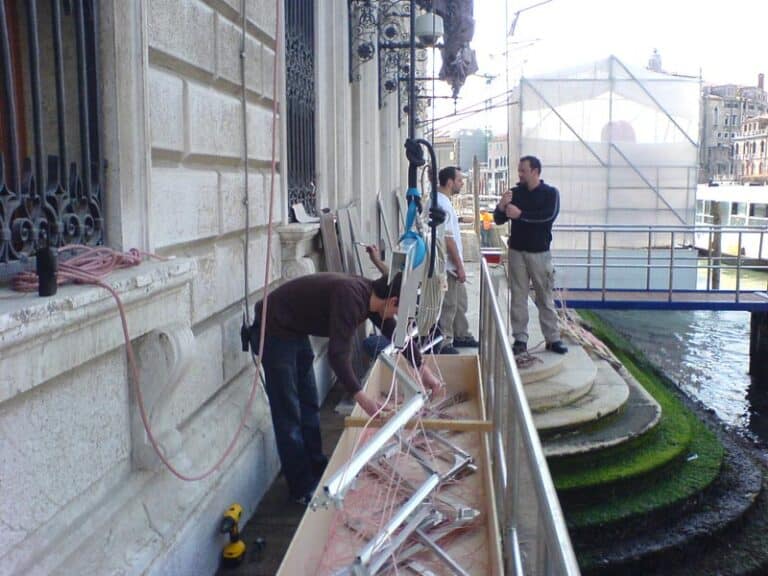 Palazzo Grassi, Venedig, "Your wave is" 2006; Olafur Eliasson Fassadenkunst mit Slimlight Fiber